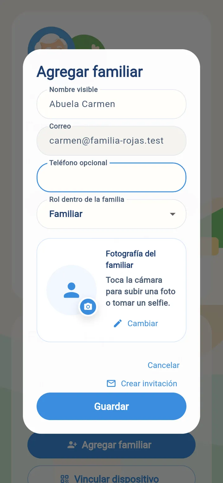 Nombre y correo de la persona. Toca <b>«Crear invitación»</b>.